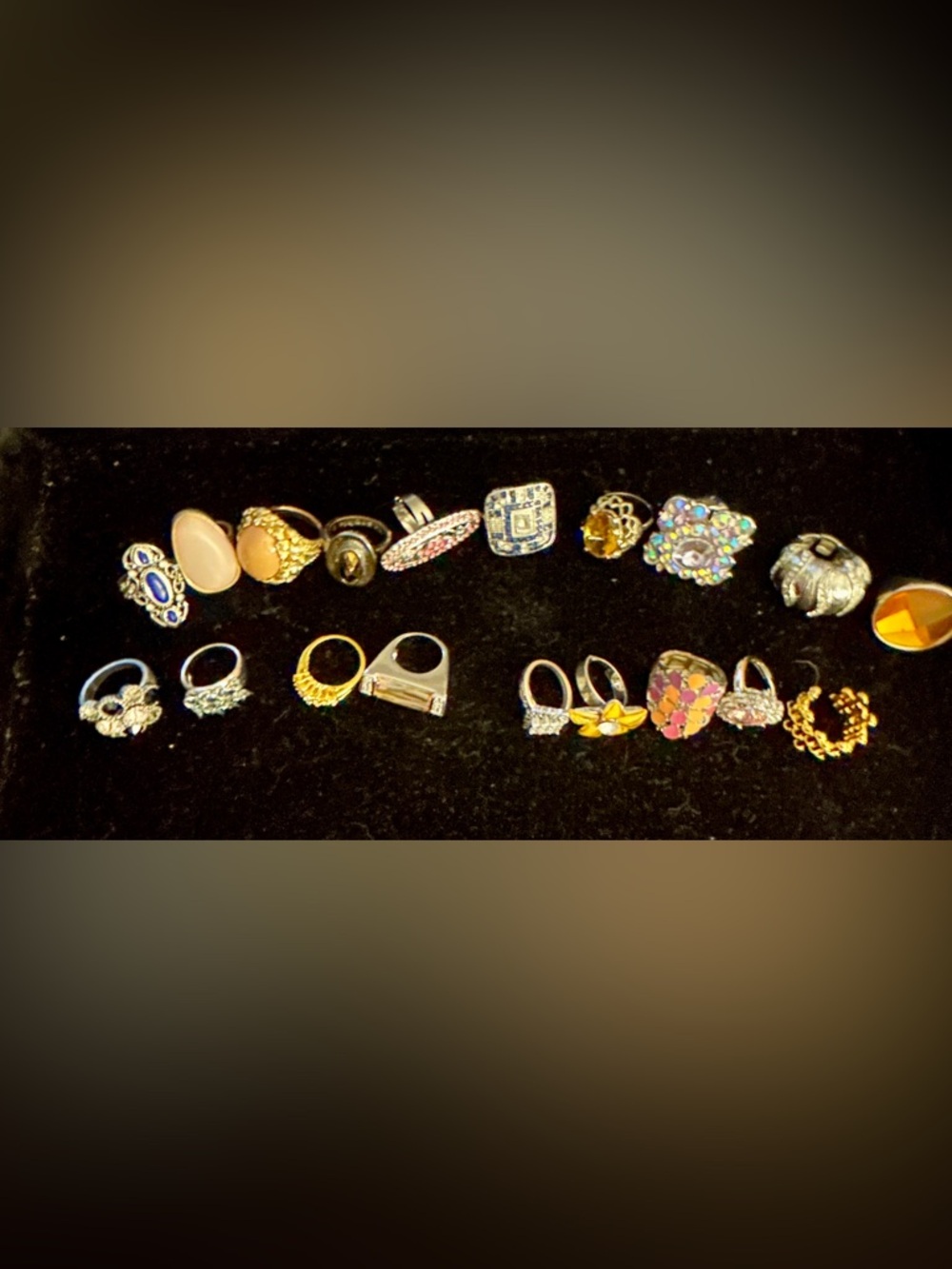 Vintage Cocktail Rings.  Lot of 26!  All sizes! - Picture 5 of 16